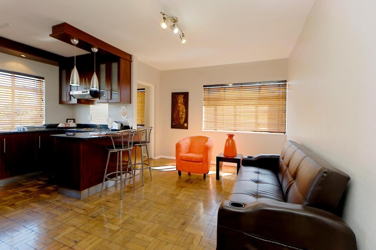 10 On Cape Self Catering Apartments พอร์ตเอลิซาเบธ ภายนอก รูปภาพ
