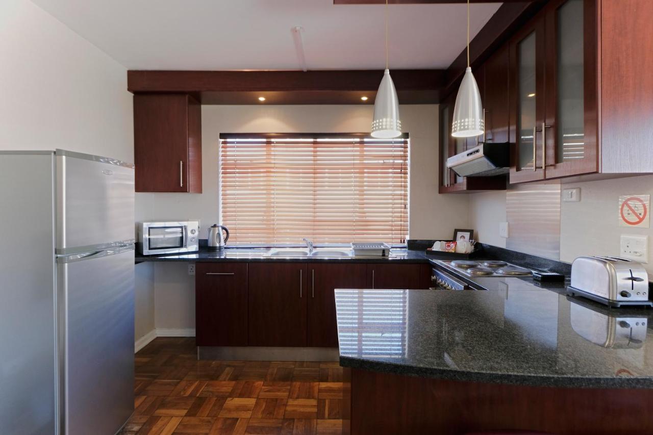 10 On Cape Self Catering Apartments พอร์ตเอลิซาเบธ ภายนอก รูปภาพ