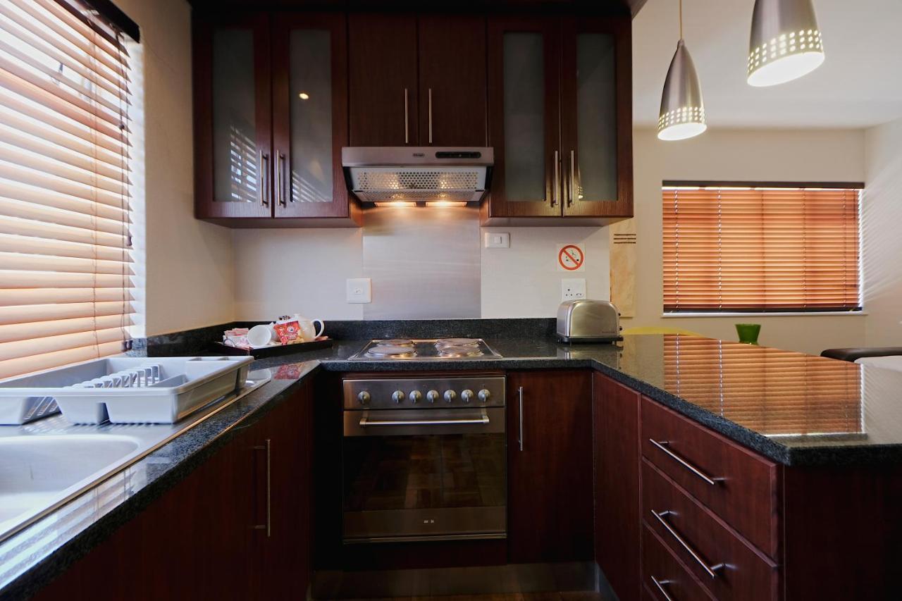 10 On Cape Self Catering Apartments พอร์ตเอลิซาเบธ ภายนอก รูปภาพ