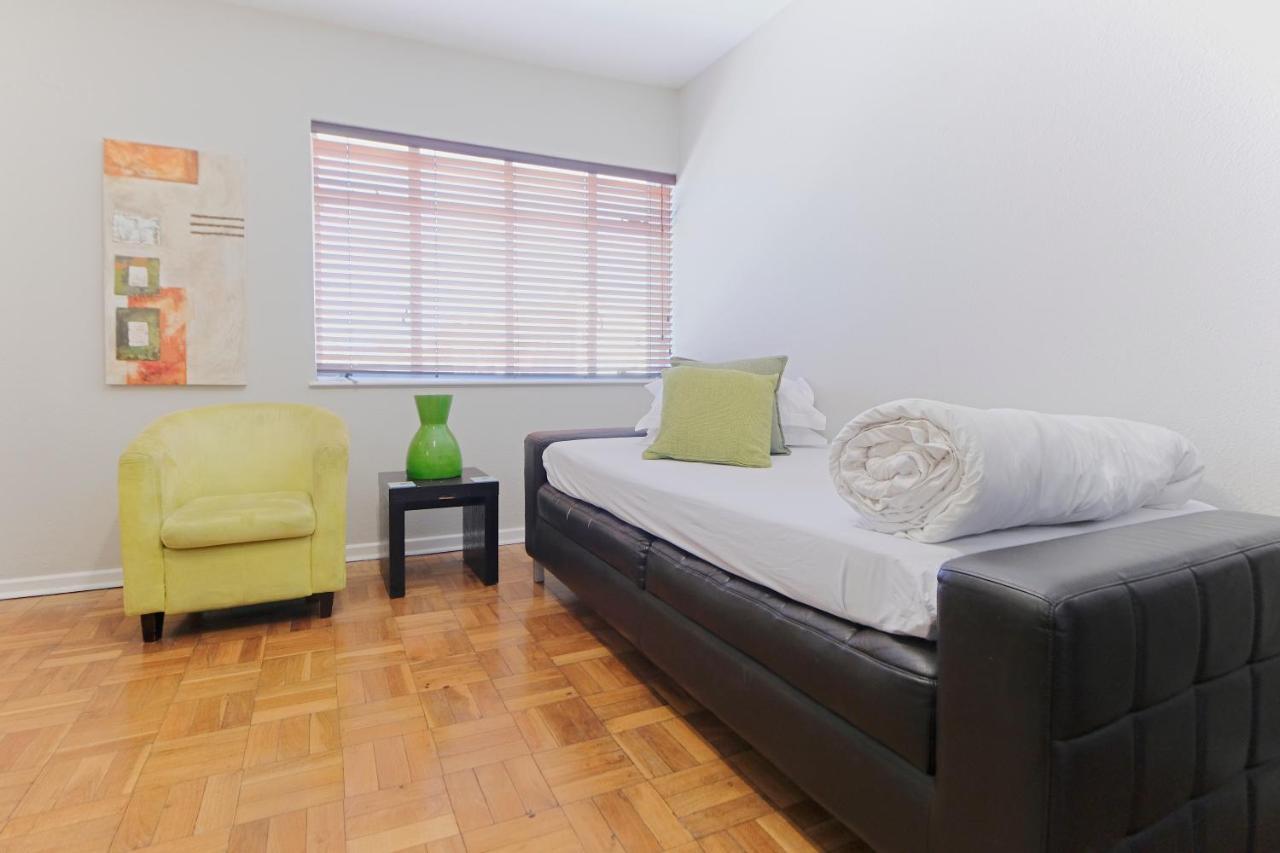 10 On Cape Self Catering Apartments พอร์ตเอลิซาเบธ ภายนอก รูปภาพ