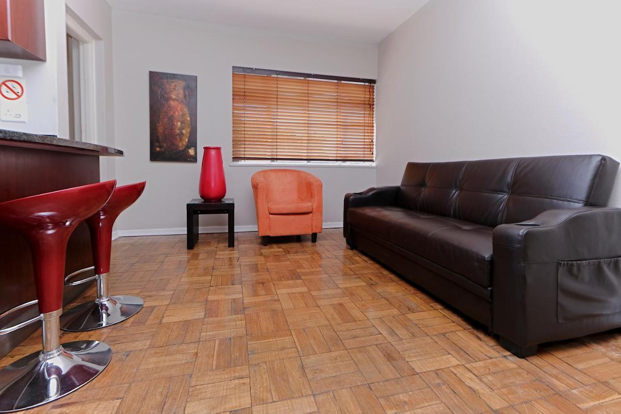 10 On Cape Self Catering Apartments พอร์ตเอลิซาเบธ ภายนอก รูปภาพ