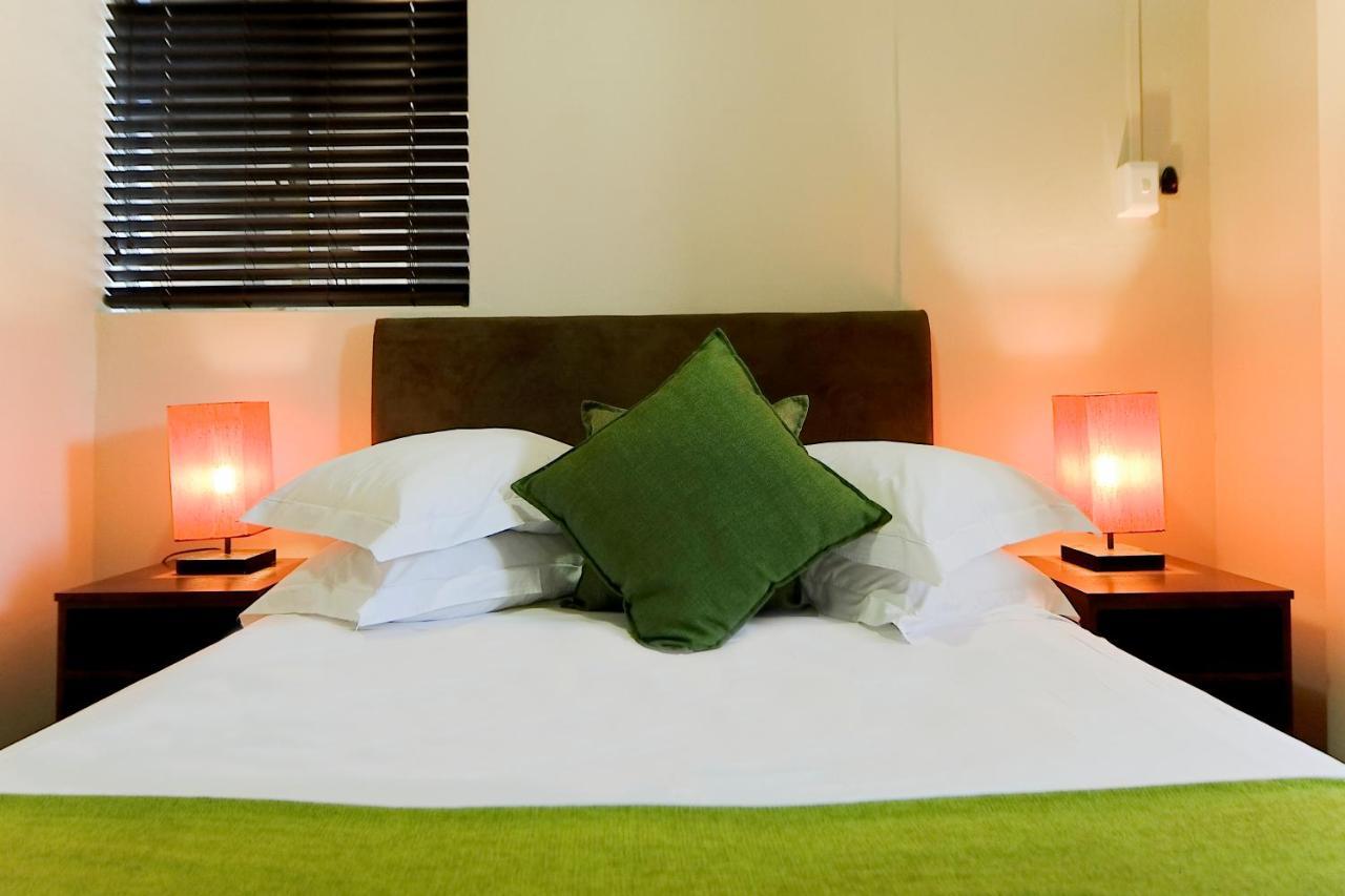 10 On Cape Self Catering Apartments พอร์ตเอลิซาเบธ ภายนอก รูปภาพ