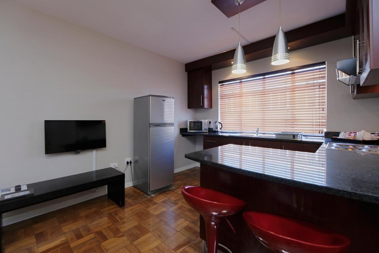 10 On Cape Self Catering Apartments พอร์ตเอลิซาเบธ ภายนอก รูปภาพ